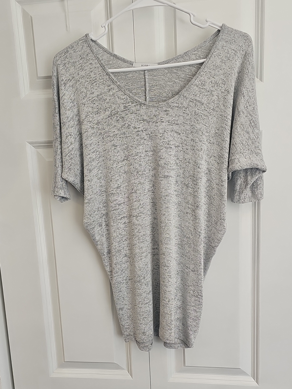 Acemi Heathered Gray V-Neck Knit Tunic
